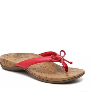 Vionic red Cassie Rock Sandal, size 9